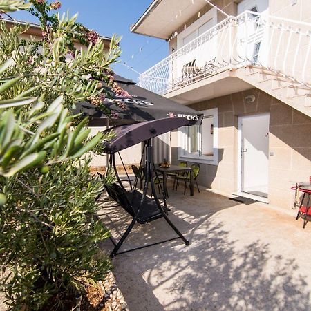 Apartments Ivica - Garden Terrace Slatine Bagian luar foto
