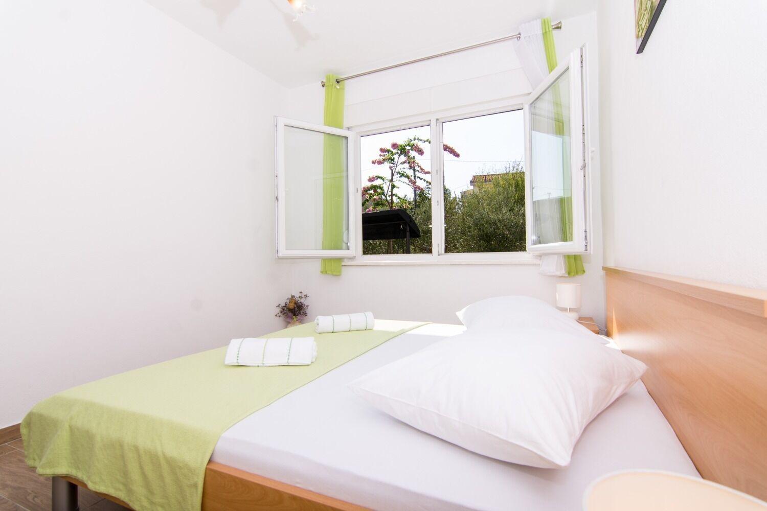 Apartments Ivica - Garden Terrace Slatine Bagian luar foto