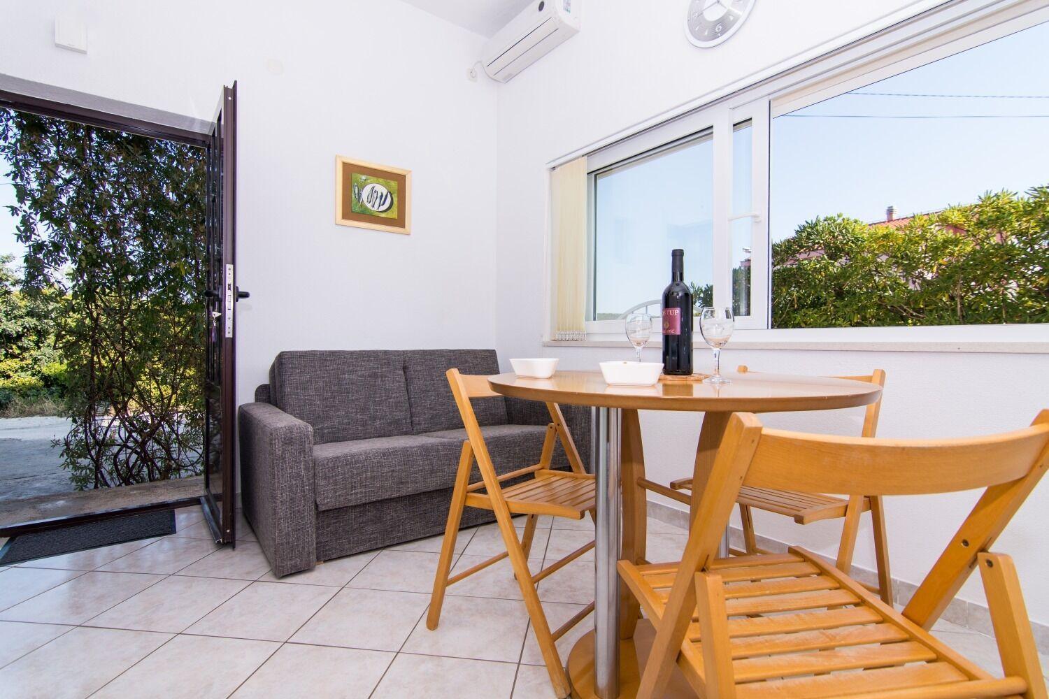 Apartments Ivica - Garden Terrace Slatine Bagian luar foto